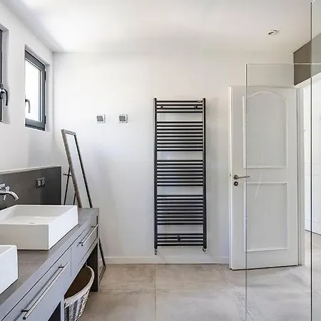 Rum i privatbostad Fully Renovated Provencal House !