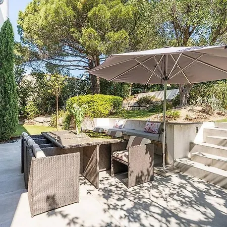 Fully Renovated Provencal House ! Rum i privatbostad *