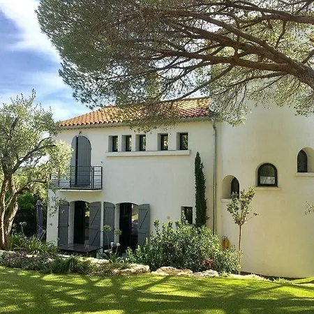 Homestay Fully Renovated Provencal House ! Saint-Tropez